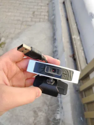 ويب كام للحاسبات ( أو بلي 4/5 و إكس بوكس سيراس (s/x) إني مشتريهة ب 65 ابيعة 50 وبيها مجال كربلاء