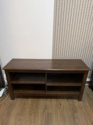 طاولة تلفزيون من IKEA