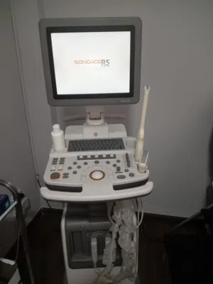 ultrasound 2d R5 2014 التراساوند حاله ممتازة مع توافر معدات طبية اخرى للمهتم