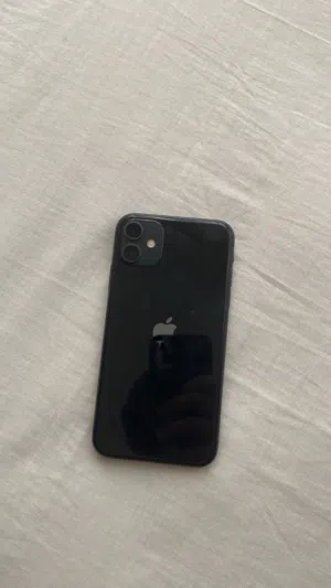 Apple iPhone 11 128 GB in Muscat