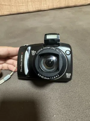 كاميرا كانون موديل قديم للبيع