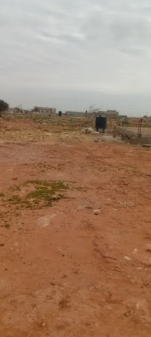 أرض سكنية مميزة للبيع في الفعكات ع شارعين