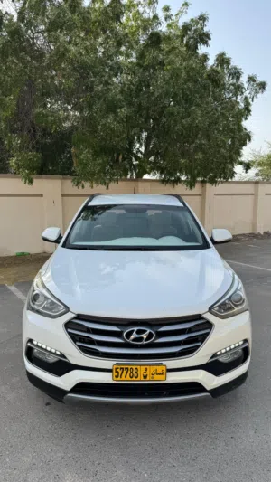 Used Hyundai Santa Fe in Muscat