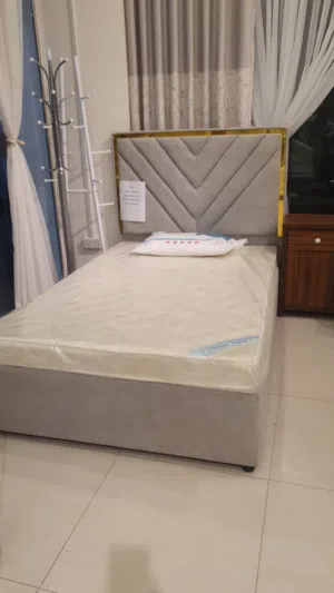 سرير جديد تمامًا مع مرتبة طبية مقاس 19 سم   Brand New Bed With 19cm Madical Mattress