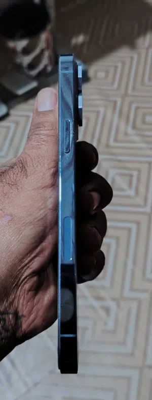 ايفون 13برو ماكس جهاز جديد معنه لكلمه زلق ما بيه وين ما يعجبك افحص شرط كله نورمان