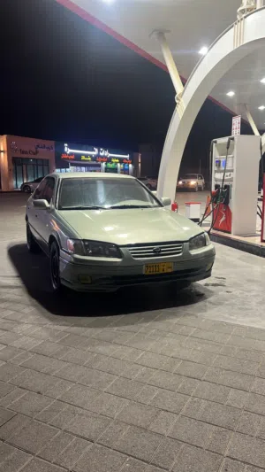 تيوتا كامري 2000