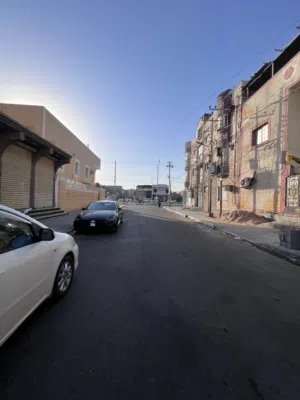 بناية تجارية للبيع