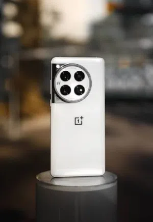 OnePlus 12 نسخة عالمية مع كامل اغراضو للبيع