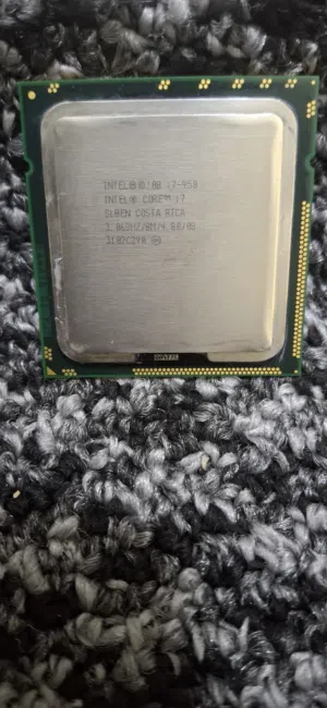 Intel Core i7-950 Processor LGA1366 (3.06GHz / 8M Cache / SLBEN)