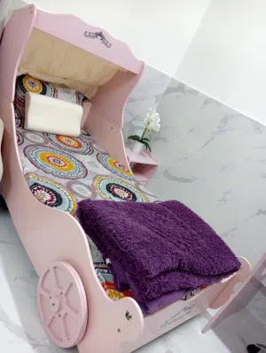 طقم بنت سرير برنسيز خشب قوي ونظيف