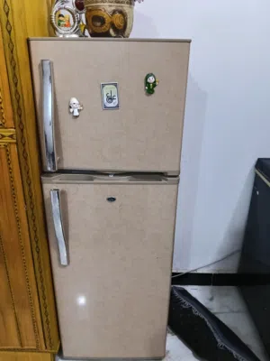 ثلاجه شارك حجم 10قدم