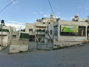 2 Floors . 165 m2 . Landlord1