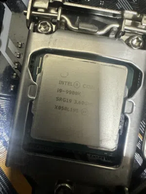 للبيع  i9-9900K / Z390 / 16GB