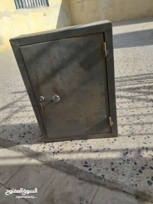 صندوق احديد للبيع