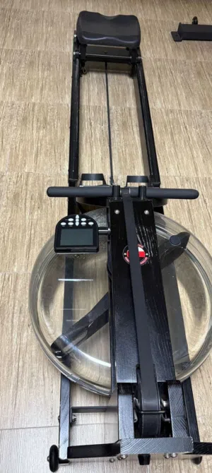 Water rowing machine