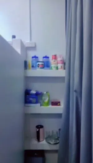 حلاق للبيع