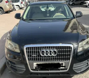للبيع اودي Q5 استخدام يومي الماكينة فيها صوت  البيع علي المنظهور