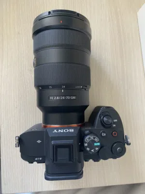 Selling Sony a7iv under warranty + sony gm1 24-70 f2.8