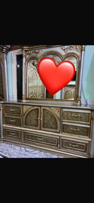 ميز تواليت ضخم كلش
