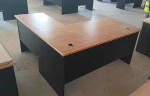 للبيع مكاتب نظيفه بحالة ممتازه  ....................................................................