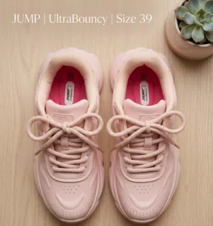 بوط نسائي قياس 39 ماركة معروفه من الكويت كل بضائع