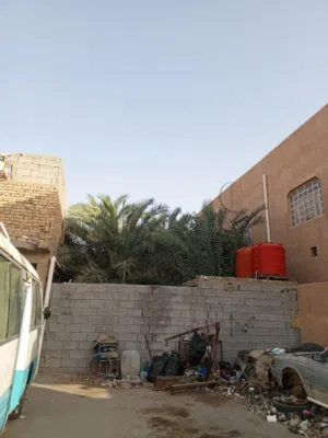 بيت 300 متر أمامه بارگنگ هائل للسقوط