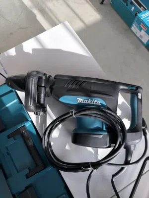MAKITA HM1205c