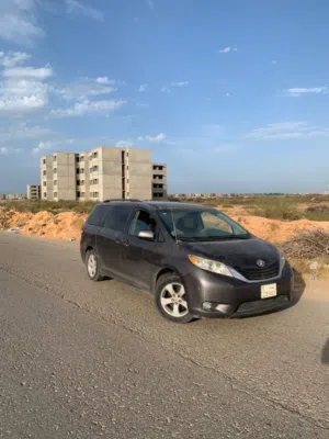 Used Toyota Sienna in Tripoli