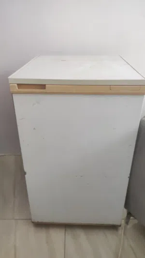 ثلاجة صغيره
