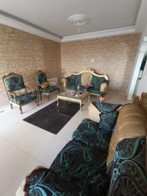 طقم كنب للبيع بسعر مغري