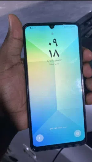 هاتف سامسونج A06 حاله ممتازة بدون كسر او شقوق