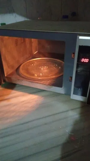 Sona 25 - 29 Liters Microwave in Zarqa