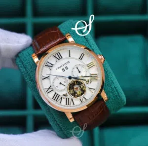 ساعة كارتييه Cartier تعمل بحركة اليد اوتوماتيك مكينة ياباني ذات خزان طاقة جلد طبيعي مختوم باللون