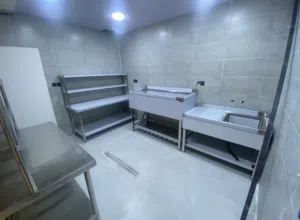 غراض مطعم للبيع