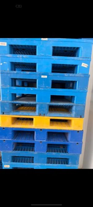 plastic pallets