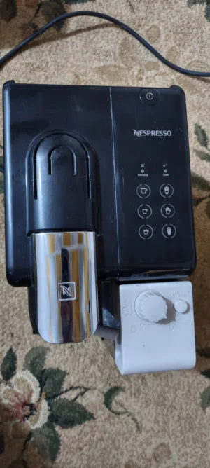 صانعة القهوة Nespresso Lattissima Touch