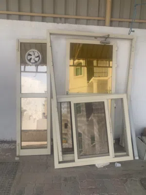 باب اللمنيوم متر وعشرين 2 فرده  وشباك عدد 2  اخو الجديد حط سعرك وخذهم بلعافيه