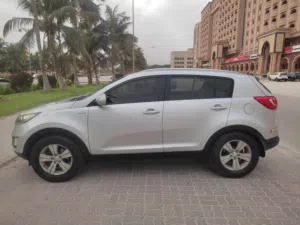 كيا سبورتاج 2011 فئة LX فضي موديل نظيف مع مواصفات خليجية للبيع