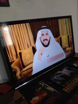 شاشه النوع شارب بحاله ممتازه