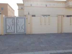 فله دور ارضي للايجار في صحار الملتقى