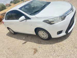تويوتا يارس 2015