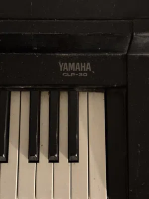 Yamaha Digital Pianos with 88 Keys and 2 Pedals بيانو ياماها clp-30