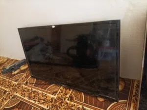 اثنان شاشات للبيع من فضلك اقرا الوصف