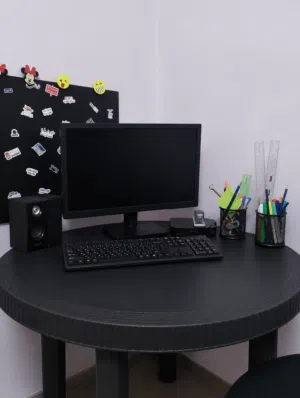 كومبيوتر ويندوز7 قابل لتفاوض شاشه24