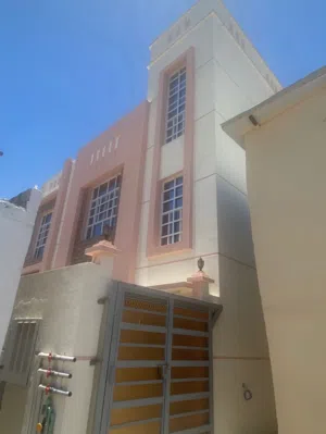 200 m2 2 Bedrooms Apartments for Rent in Muscat Quriyat