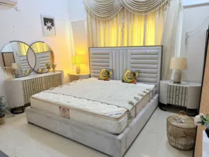 URGENT SALE LUXURY MORDEN SUPER KING BED SET price Negotiable
