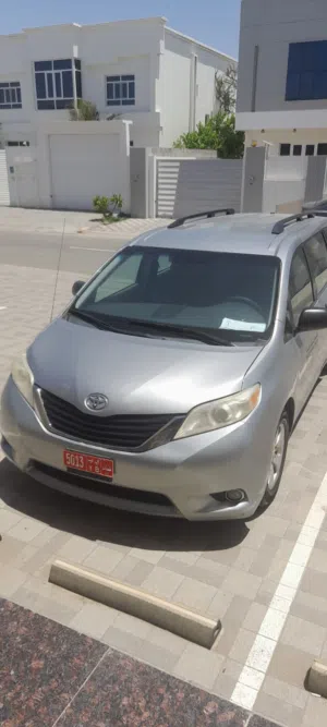 Used Toyota Sienna in Muscat