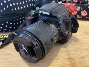 nikon D5600 DSLR camera -24 megapixel -wi-fi bluetooth NEGOTIABLE READ DESCRIPTION
