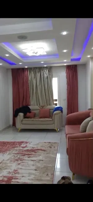 شقه للبيع تشطيب الترا سوبر لوكس  مقطم هضبه وسطي