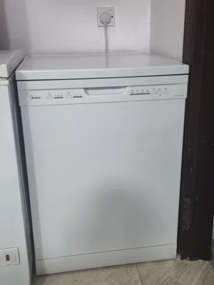 للبيع غساله صحون شبه جديدة استعمال بسيط